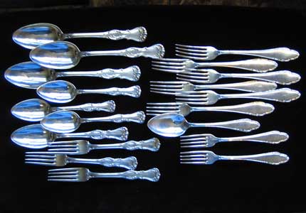 Ruokailuv�lineit�