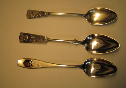 Suojeluskunta-lusikoita